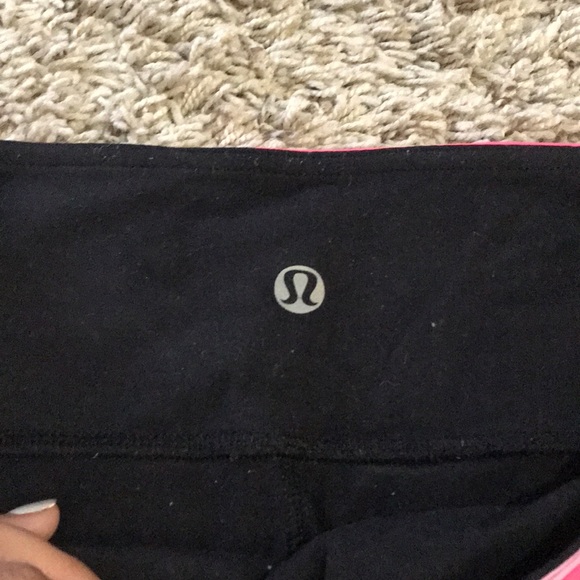 Lululemon Black Wunder Under Crop Size 8 💕💕💕 - Picture 2 of 5